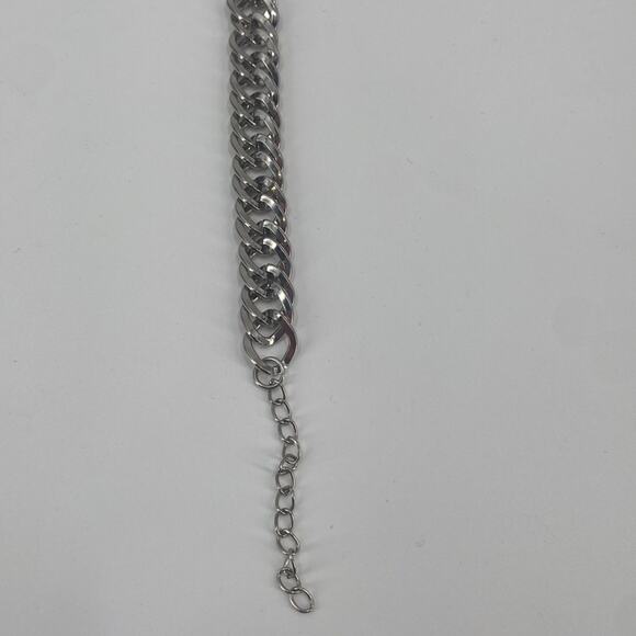 Silver tone chain bracelet - Picture 3 of 3